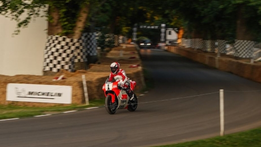 Rainey in sella alla Yamaha: dal 1990 al 1992 hanno formato un binomio imbattibile (foto @fosgoodwood)