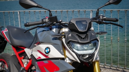 Il frontale grintoso della Bmw G 310 R