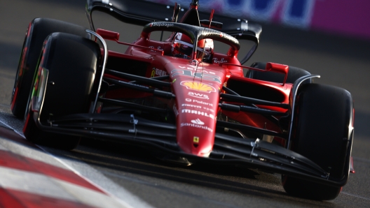 Charles Leclerc in azione con la Ferrari F1-75. Getty