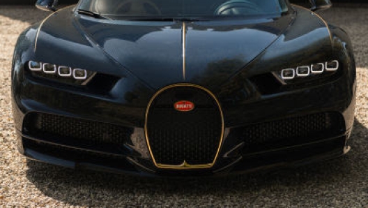 Il grande ferro di cavallo Bugatti lavorato in oro