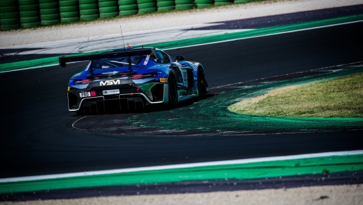 Raffaele Marciello in pista con la Mercedes-Amg GT3