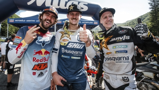 Il podio dell'edizione 2021 di Abestone: Manuel Lettenbichler (a sin.), Billy Bolt (a centro) e Graham Jarvis (foto credit Future7Media / Red Bull Content Pool)