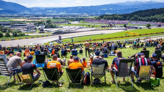 I tifosi in tribuna a Zeltweg organizzati alla meglio