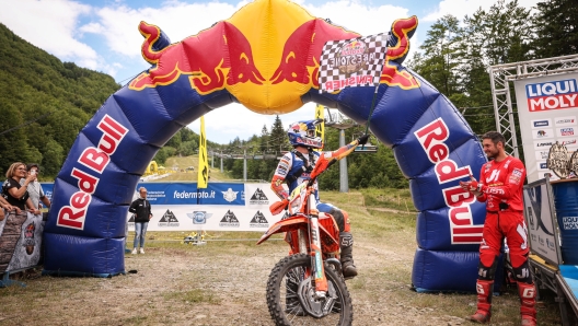 Manuel Lettenbichler, 24 anni, conquista la vittoria al Red Bull Abestone (credit foto Gabriele Seghizzi / Red Bull Content Pool)