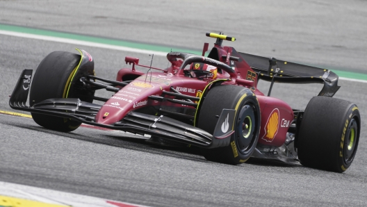 Ferrari driver Carlos Sainz of Spain steers his car during the Austrian F1 Grand Prix at the Red Bull Ring racetrack in Spielberg, Austria, Sunday, July 10, 2022. (AP Photo/Matthias Schrader)