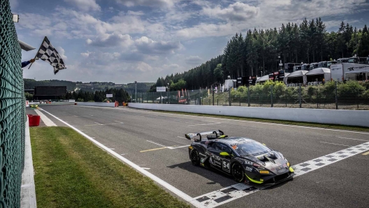 La Lamborghini Huracán di Marzio Moretti e Milan Teekens vince gara-1 a Spa