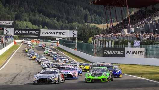 La partenza della 24 Ore di Spa, con 66 vetture GT3 iscritte. Sro/P. Hecq