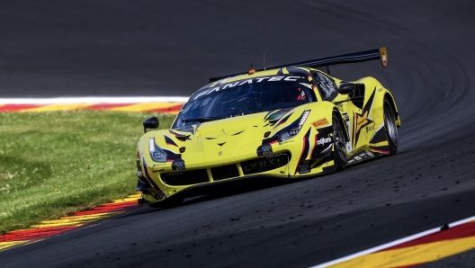 La Ferrari 488 numero 71 con Antonio Fuoco al via della 24 Ore di Spa