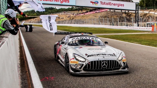 La Mercedes di Marciello, Juncadella e Gounon, prima al traguardo. Sro