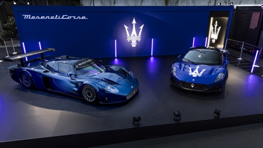 La Maserati MC12 da corsa e la MC20, esposte a Spa durante la 24 Ore del 2022