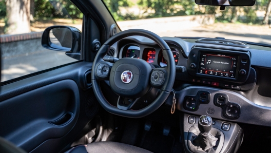 Gli interni della Fiat Panda Hybrid