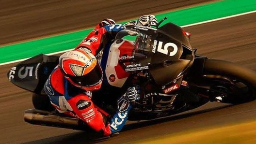 Gino Rea in azione con la Honda (foto @gino_rea)