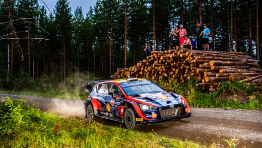 Ott Tanak porta la Hyundai i20 N Rally 1 sul gradino più alto del podio