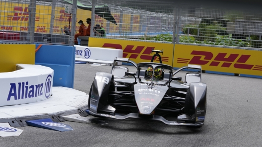 Rokit Venturi Racing's driver Edoardo Mortara of Switzerland steers his car during the qualifying at the Seoul E-Prix Formula E auto race round 16 in Seoul, South Korea, Sunday, Aug. 14, 2022. (AP Photo/Lee Jin-man)