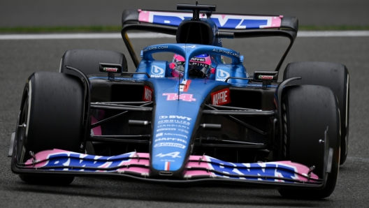 SPA, BELGIUM - AUGUST 27: Fernando Alonso of Spain driving the (14) Alpine F1 A522 Renault on track during final practice ahead of the F1 Grand Prix of Belgium at Circuit de Spa-Francorchamps on August 27, 2022 in Spa, Belgium. (Photo by Dan Mullan/Getty Images)