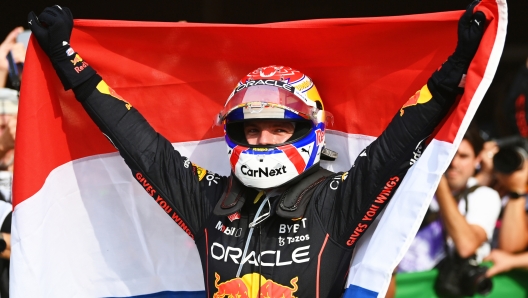 Max Verstappen esulta dopo la vittoria. Getty