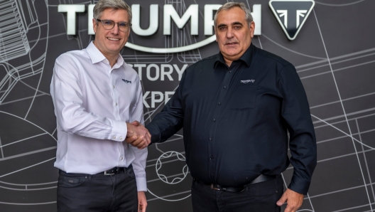 Thierry Chizat-Suzzoni, a destra, guiderà il Triumph Racing Team nel Mondiale Motocross