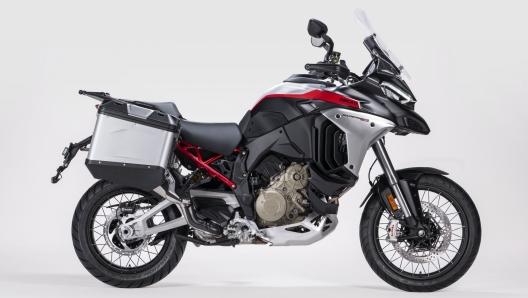 La Multistrada V4 Rally in colorazione 'Brushed Aluminium & Matt Black'