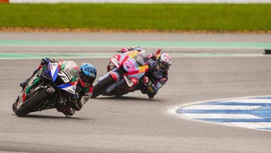 Alex Marquez precede Enea Bastianini (foto @alexmarquez73)