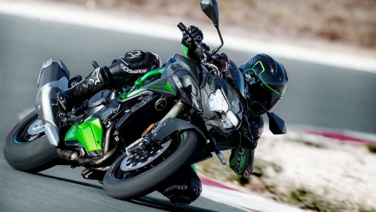 Confermato il pacchetto ciclistico della Kawasaki Z H2 SE senza particolari modifiche