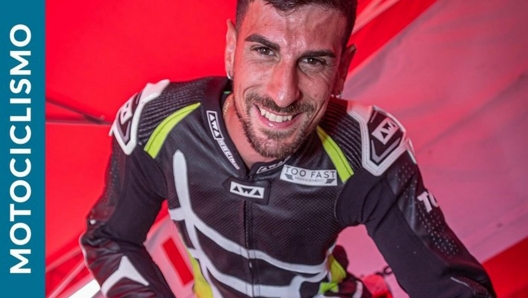 Federico Esposto, in una foto tratta dal profilo Instagram Too Fast Management. Un pilota è morto e un altro è rimasto gravemente ferito nel pomeriggio al circuito di Misano (Rimini), durante il secondo giro della gara di moto classe 600 Pro, Trofeo Italiano Amatori, inserita nel programma della Coppa Italia di motociclismo velocità. É morto il romano Federico Esposto, 27 anni, mentre Marco Sciutteri, residente a Bologna, 31 anni è stato trasportato in elicottero, in gravi condizioni, all'ospedale di Cesena. Dopo l'incidente, la manifestazione, con 360 piloti impegnati in diversi challenge, è stata chiusa. INSTAGRAM/ TOO FAST MANAGEMENT +++ATTENZIONE LA FOTO NON PUO' ESSERE PUBBLICATA O RIPRODOTTA SENZA L'AUTORIZZAZIONE DELLA FONTE DI ORIGINE CUI SI RINVIA+++ (NPK)