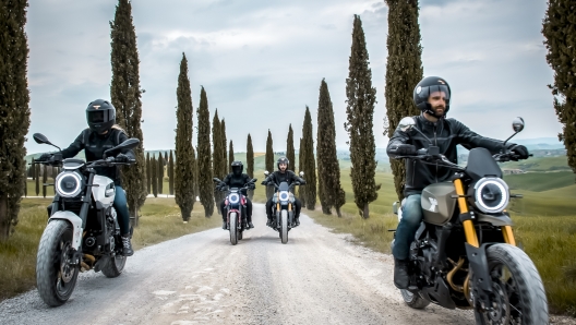 Le Seiemmezzo in azione sulle strade bianche toscane