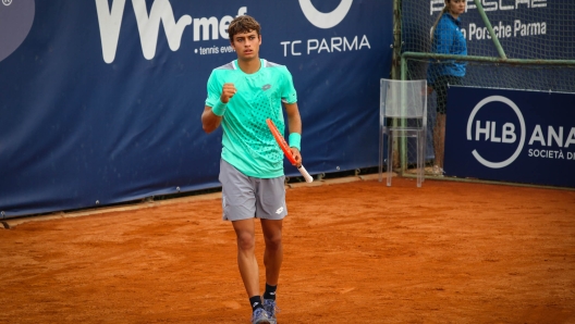 Flavio Cobolli al termine del match vinto contro Tabacco a Parma