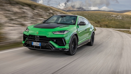 Il frontale di Lamborghini Urus Performante