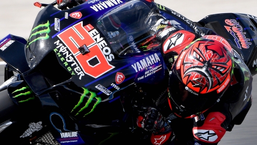 Monster Energy Yamaha's French rider Fabio Quartararo rides his bike during the MotoGP fourth practice session in Phillip Island on October 15, 2022, ahead of Australian MotoGP Grand Prix. (Photo by Paul CROCK / AFP)