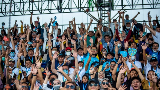 I tifosi in tribuna a Giacarta