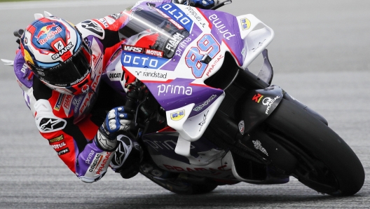 epa10256259 Spanish MotoGP rider Jorge Martin of Pramac Racing in action during free practice session at the Malaysia Motorcycling Grand Prix in Sepang, Malaysia, 21 October 2022. The 2022 Malaysia Motorcycling Grand Prix will take place on 23 October.  EPA/FAZRY ISMAIL