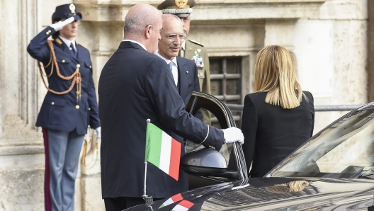 GIORGIA MELONI PRESIDENTE DEL CONSIGLIO -     GIORGIA MELONI ARRIVA A PALAZZO CHIGI PER LA CERIMONIA DELLA CAMPANELLA - fotografo: MINELLI IMAGOECONOMICA