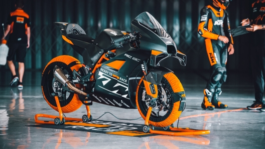 Ktm RC 8C 2023 gode di 7 Cv in più rispetto alla versione 2022