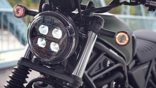 Il faro anteriore della Honda CL500 con 4 elementi Led