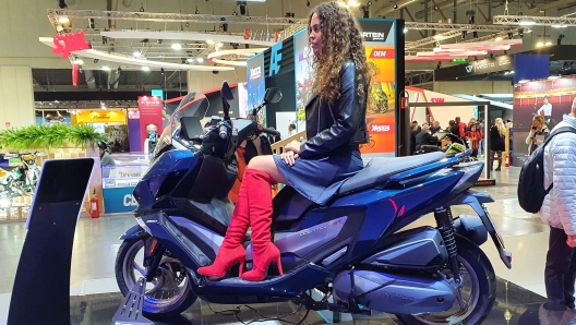 Il profilo del nuovo Dowtown 350GT di Kymco