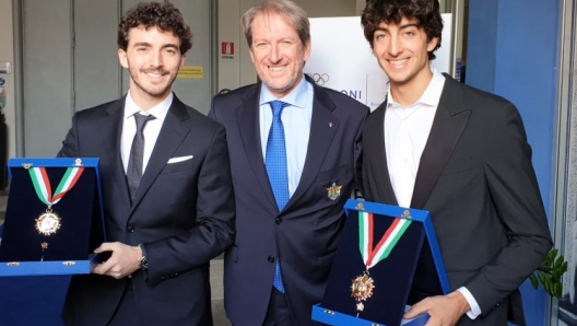 Da sinistra: Francesco Bagnaia, Campione del Mondo MotoGP, Il presidente Fmi Giovanni Copioli e Andrea Verona, Campione del Mondo EnduroGP