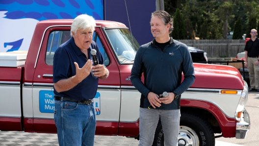 ustioni incendio garage jay leno