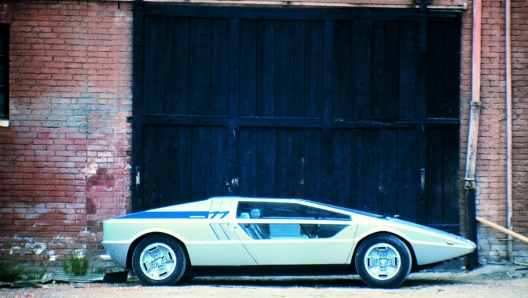 Il profilo della maserati boomerang