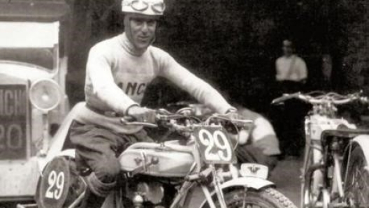 Tazio Nuvolari su Bianchi