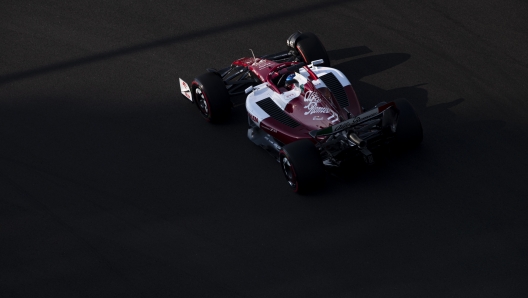 ABU DHABI, UNITED ARAB EMIRATES - NOVEMBER 19: Valtteri Bottas of Finland driving the (77) Alfa Romeo F1 C42 Ferrari on track during final practice ahead of the F1 Grand Prix of Abu Dhabi at Yas Marina Circuit on November 19, 2022 in Abu Dhabi, United Arab Emirates. (Photo by Rudy Carezzevoli/Getty Images)