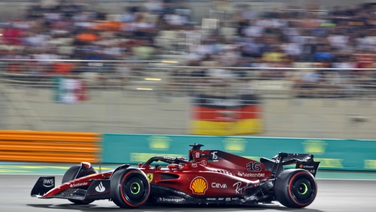 Ferrari's Monegasque driver Charles Leclerc drives during the qualifying session on the eve of the Abu Dhabi Formula One Grand Prix at the Yas Marina Circuit in the Emirati city of Abu Dhabi on November 19, 2022. (Photo by KARIM SAHIB / AFP)