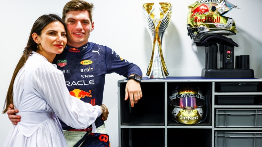 Max Verstappen con la fidanzata Kelly Piquet. GETTY