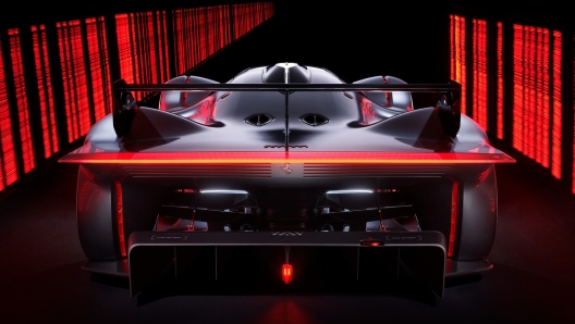 L'ala biplano della Ferrari Vision ricorda quella della 499P