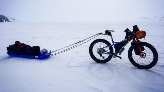 La bici di Omar Di Felice in Antartide