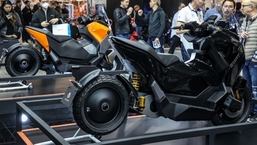 Due versioni del nuovo Senmenti 0 a Eicma 2022