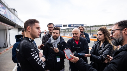 Il pilota Stoffel Vandoorne durante i test a Valencia