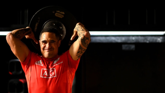 AUCKLAND, NEW ZEALAND - AUGUST 09: Aaron Smith trains during a New Zealand All Blacks gym session at Les Mills on August 09, 2021 in Auckland, New Zealand. (Photo by Hannah Peters/Getty Images)