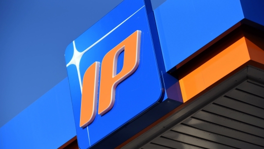 IP   AZIENDA PETROLIFERA  LOGO -  IP COMPRA CARBURANTI E RAFFINAZIONE DI ESSO IN ITALIA-FOTO ARCHIVIO - fotografo: IMAGOECONOMICA