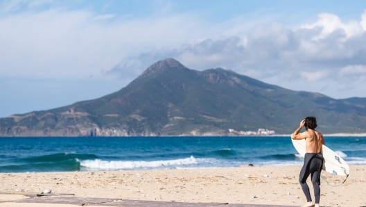 Il surf in Italia deve spesso fare i conti con le onde piccole. Ph. Getty Images