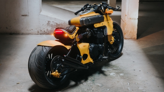 La spettacolare Bumblebee di RH Customs